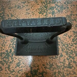 Antique Geneva Hand Fluter Iron – 1800s Cast Iron Crimping Press Collar Pleater